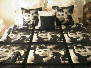 STUNNING AUDREY HEPBURN BED COVER WALL HANGING MATCHING PAIR CUSHIONS
