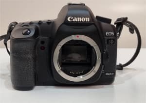 Canon EOS 5D MK II - 21.1 MP DSLR - Black Body Only