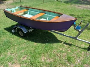 Light weight galvanised boat trailer in excellent condition 