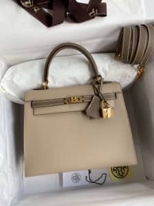 2007 Hermes Parchemin Clemence Leather Sac a Depeche 27 For Sale