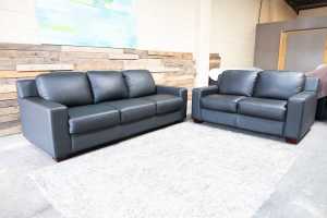 Plush Black Genuine Leather 5 Seater Lounge Suite. Excellent Condition