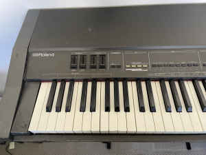 Roland RD-250S 76-Key Digital Piano