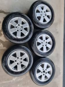 Set of 5 x holden commodore wheels 205 65 R15