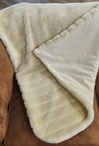 Minimink Cream Cot Toddler Faux Fur Blanket