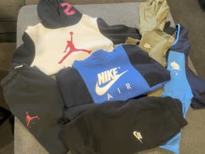 Boys bulk Nike clothing medium size