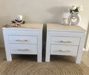 🔹SOLD🔹SET OF X2 WHITE BEDSIDE TABLES /DRAWERS, FREE DELIVERY!