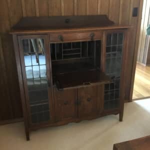 Antique Dresser with glass panels. $80.Pick up MtEliza,Vic.