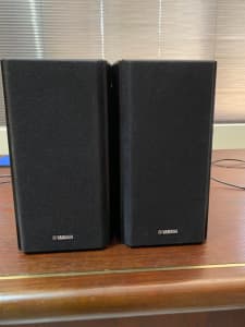 Yamaha Speakers NEW Model NS-B160 Excellent Condition
