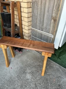 Small bench seat Myrtle top