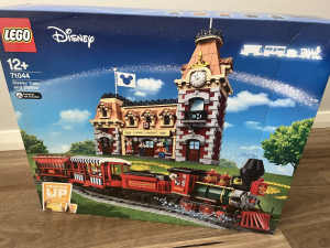 LEGO 71044 Disney train and station
