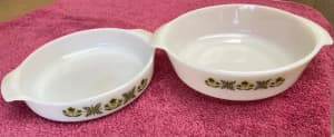 2 Ovenware round dishes with green pattern. 35 X 8cm and 23x 5cm. A