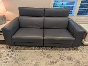 Hunter 2.5 seat couch