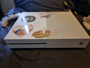 Xbox one s excellent condition 