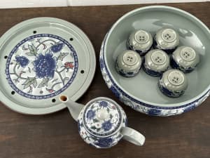 Traditional Chinese Tea Pot & Plate & Cups