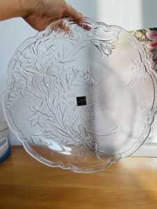 Tulip pattern large glass platter, 38cm diameter, brand new in box