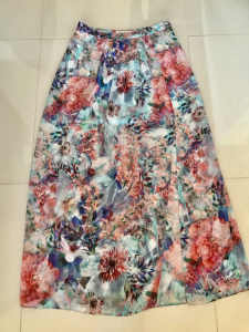 🌺 Ankle-Long FOREVER NEW Flower Skirt $15. Size 12.
