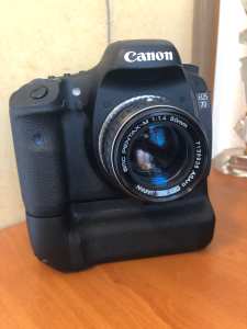 Canon 7D mark 1 with canon battery grip $350