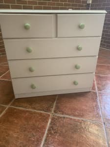 Pine Chest of drawers