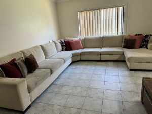 8 seater corner with chase lounge
