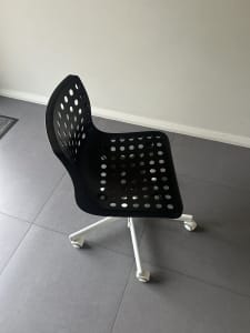 Office chair (adjustable height)