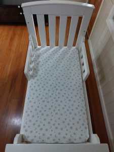 Toddler Bed inc Mattress & Bedding 