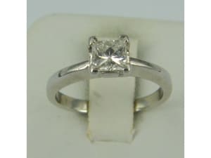 45 Pts 18ct White Gold Ladies Diamond Ring Size I 024300172351