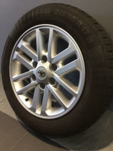 TOYOTA HIACE/ HILUX SR5 MY15 17" GENUINE ALLOY WHEELS AND TYRES