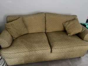 Bed / settee hardly used only for settee