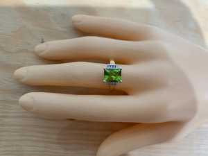 9ct YG Created Peridot/Diamonds Ring, S P, A1, pickup Sth Guildford