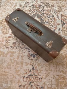 Vintage Brown Travel Suitcase / Port with Leather Handle