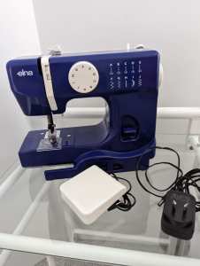 Elna e525 lightweight sewing machine 