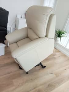Linea Domo recliner lift out chair 