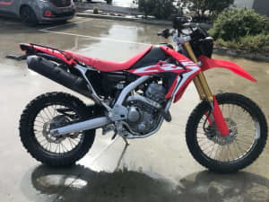 HONDA CRF250 CRF250L CRF 06/2017MDL 14884KMS PROJECT MAKE AN OFFER