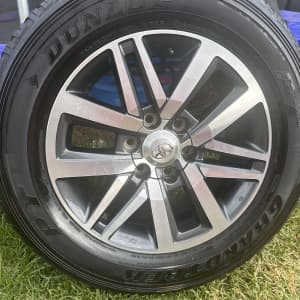 Tyres for a Hilux Sr5