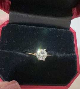 NATURAL DIAMOND!! 0.85ct F-Si1 18k Yellow Gold Diamond Ring