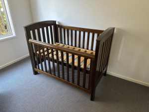 BOORI COUNTRY COLLECTION COT AND CHANGE TABLE