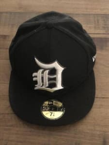New Era Detroit Tigers 5950 Fitted Hat Size 7 1/8 new without tag