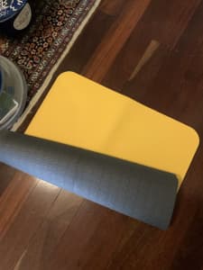 Yoga mat - new!