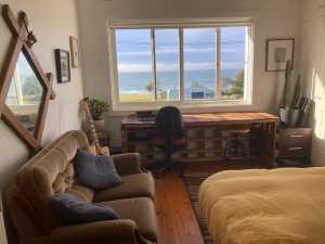 Master room available in beautiful beach house with ocean views
