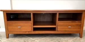 SOLD SOLD Beautiful solid timber, strong TV Cabinet