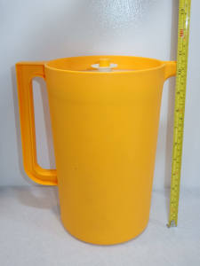Large Tupperware 1416 1 Gallon 3.7 Litre Jug Pitcher with Lid