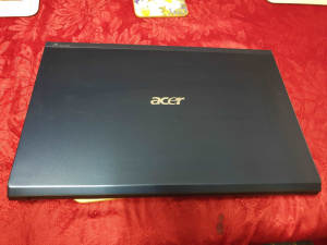 Acer Aspire TimelineX 5830TG Laptop