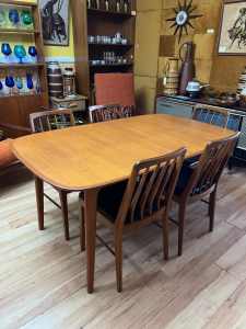 Mid Century Noblett Rounded Rectangle Extendable Table