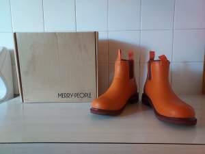 Merry People Bobbi Boots - Orange/Pomegranite 39EU