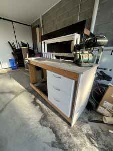 Workbench for garage