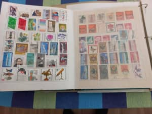 LARGE PHILATELIC COLLECTION.