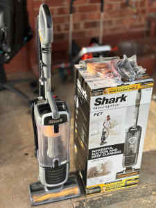 Shark Navigator Pet Vacuum With Self Cleaning Brushroll
