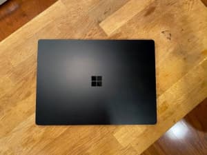 NEW Microsoft Surface Laptop 3 13.5” i5 256GB (BLACK)