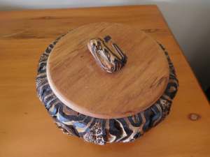 Circular Ponga wood (Silver Tree Fern) NZ trinket box with lid