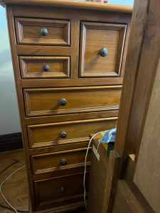 Free : Must go by 4pm Sun dressing table + dresser set (2pc in total)